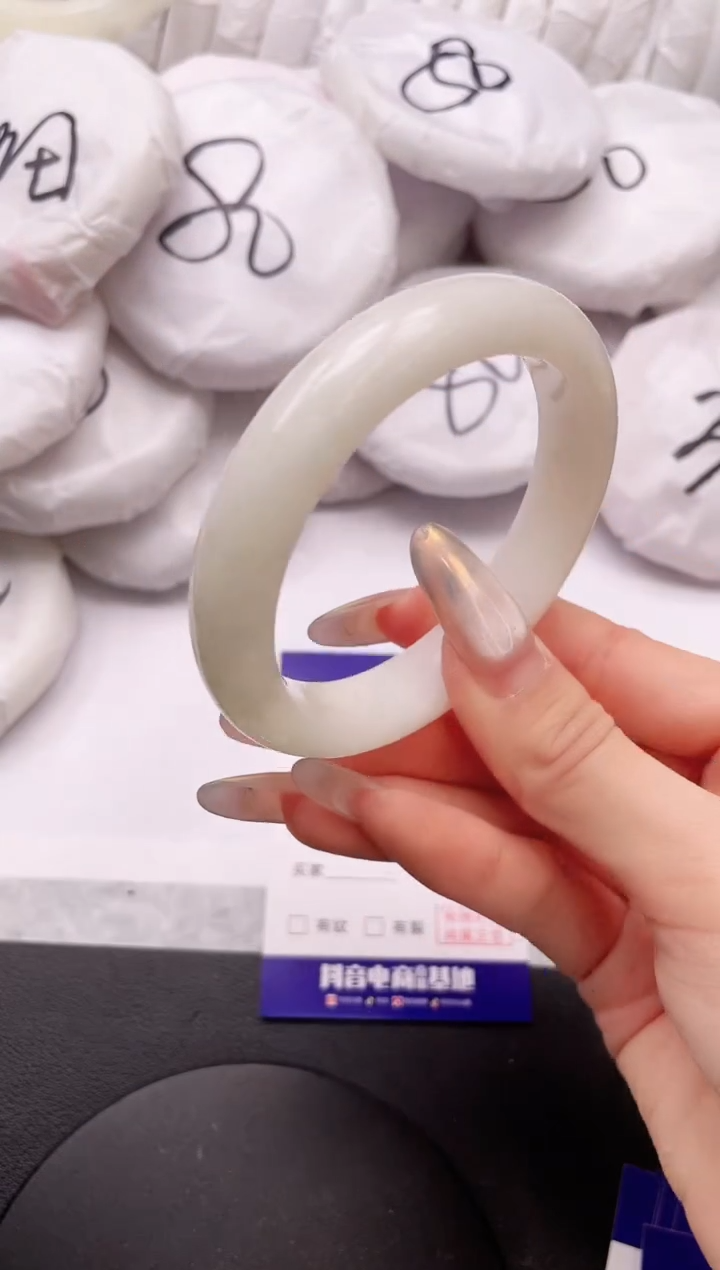 【闪购商品】和田玉手镯未镶嵌11K102-56