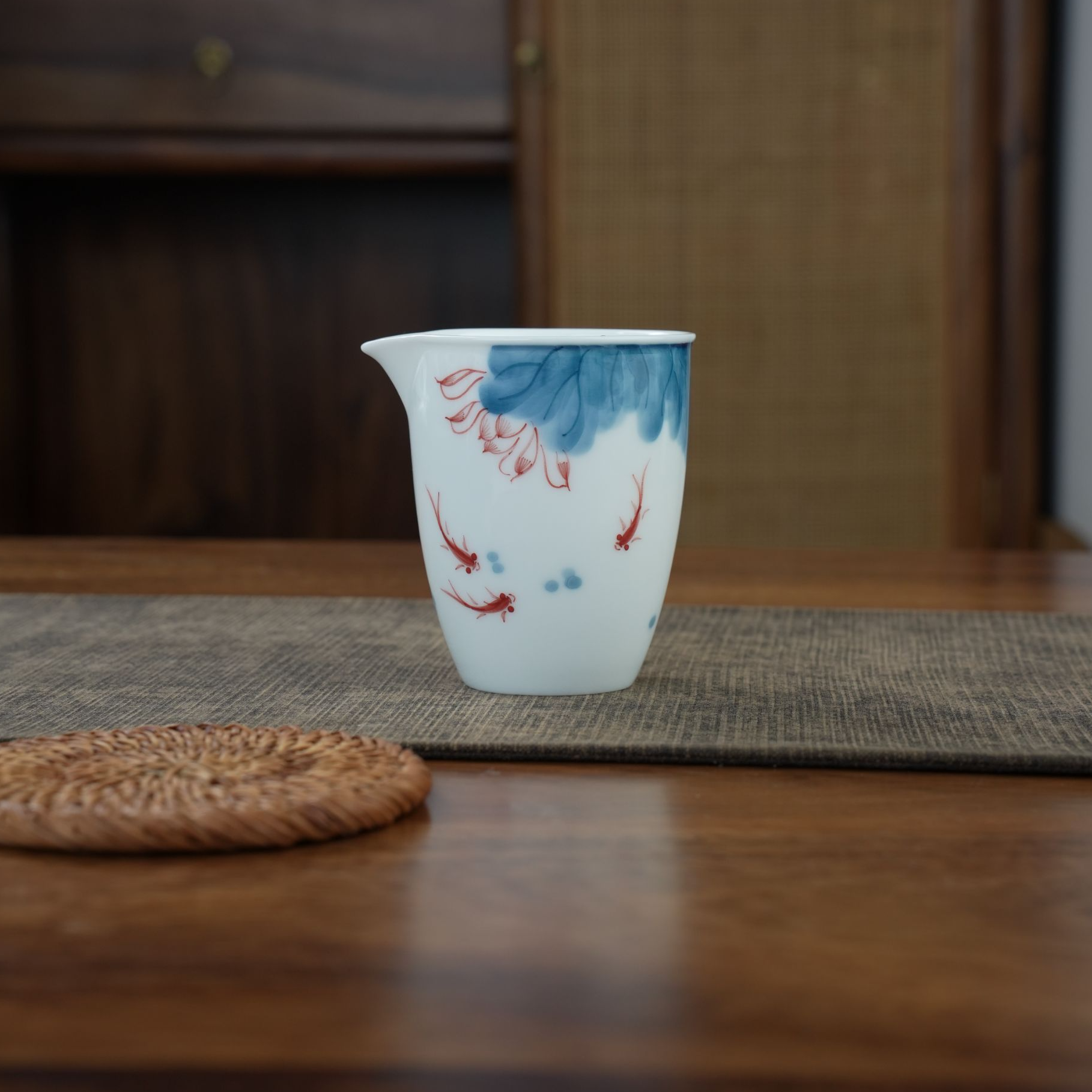 纯手绘釉下彩羊脂玉瓷公道杯