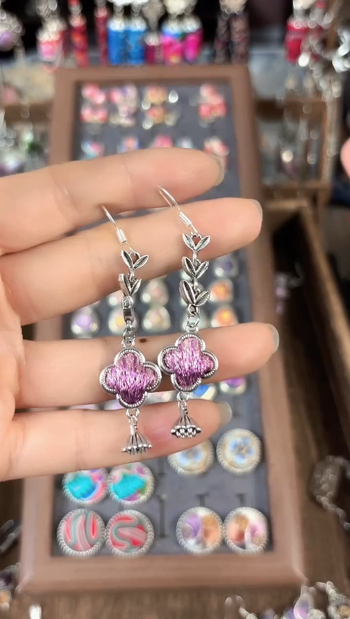 彩云南阁非遗老绣饰品915*