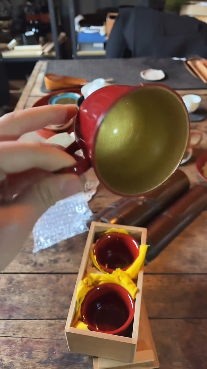 82.金箔杯             