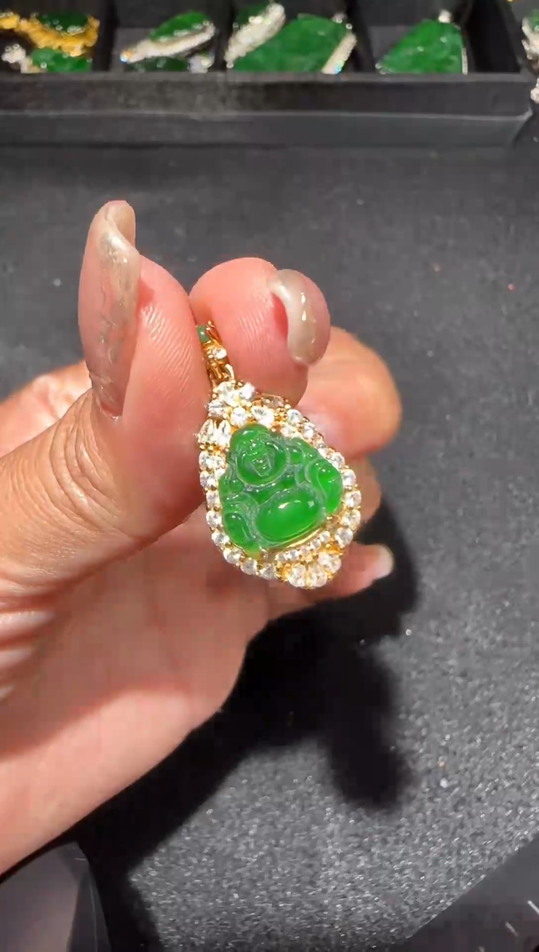 【闪购商品】翡翠吊坠(赠链)未镶嵌多样性发货拍一发一