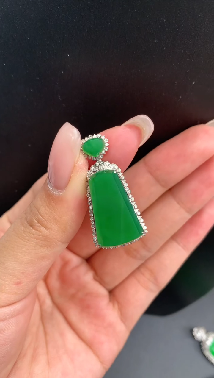 【闪购商品】翡翠颈饰18K金镶嵌无事牌1540