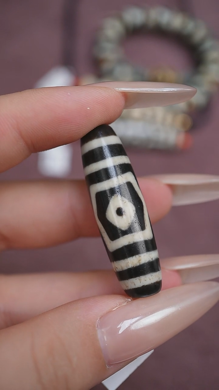 玛瑙/玉髓颈饰未镶嵌蚀花玛瑙珠定制编绳