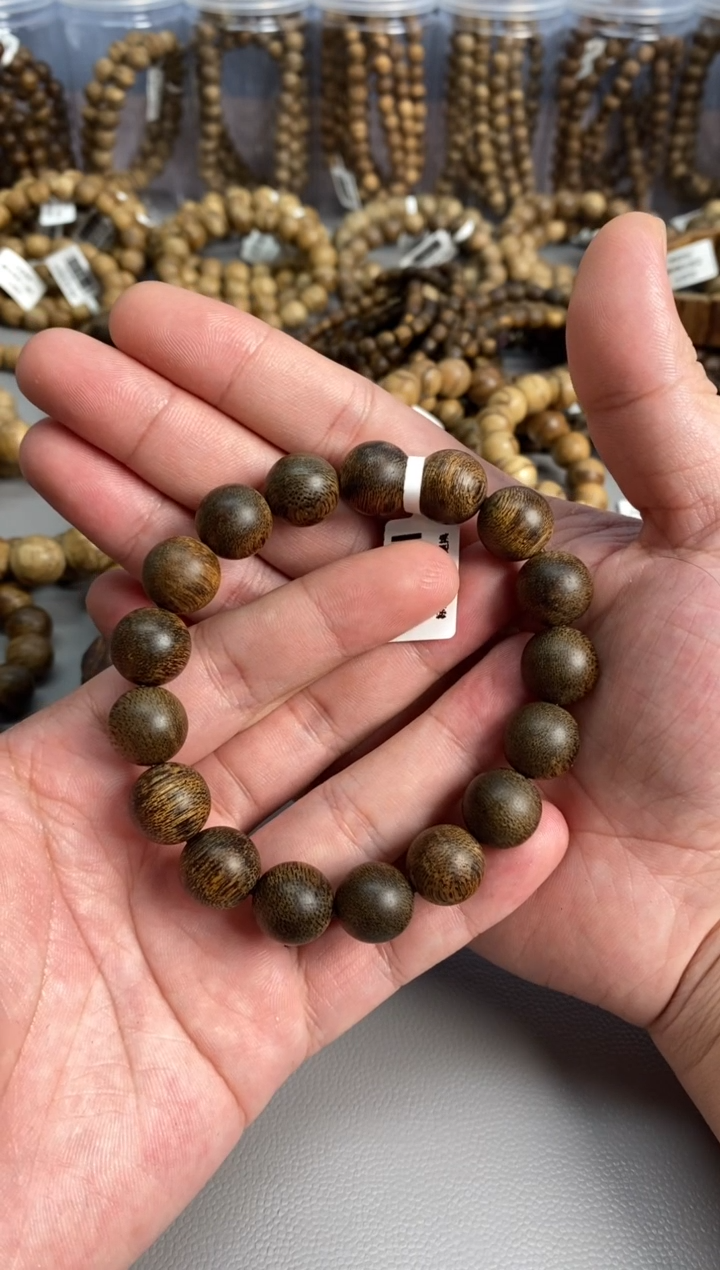 沉香手串 文莱圆珠单圈1.3多样性发其一
