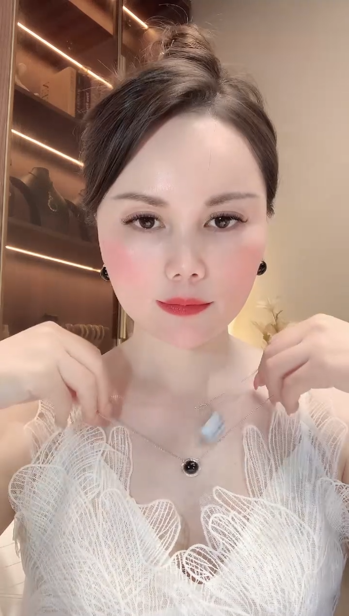 翡翠18K金镶嵌项链D56   多样性发货一件