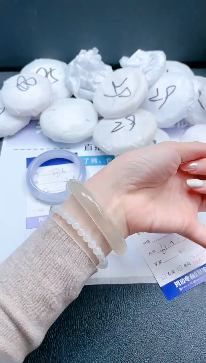 【闪购商品】石英质玉手镯未镶嵌 香槟金手镯-61