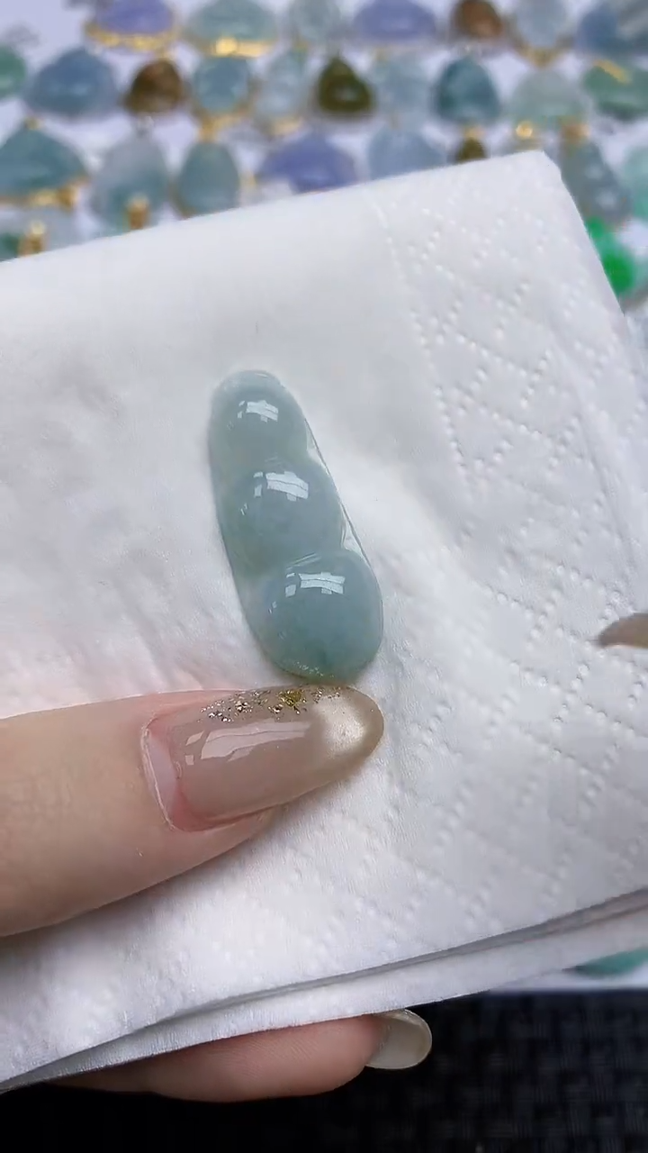 【闪购商品】翡翠颈饰未镶嵌天然A货翡翠 