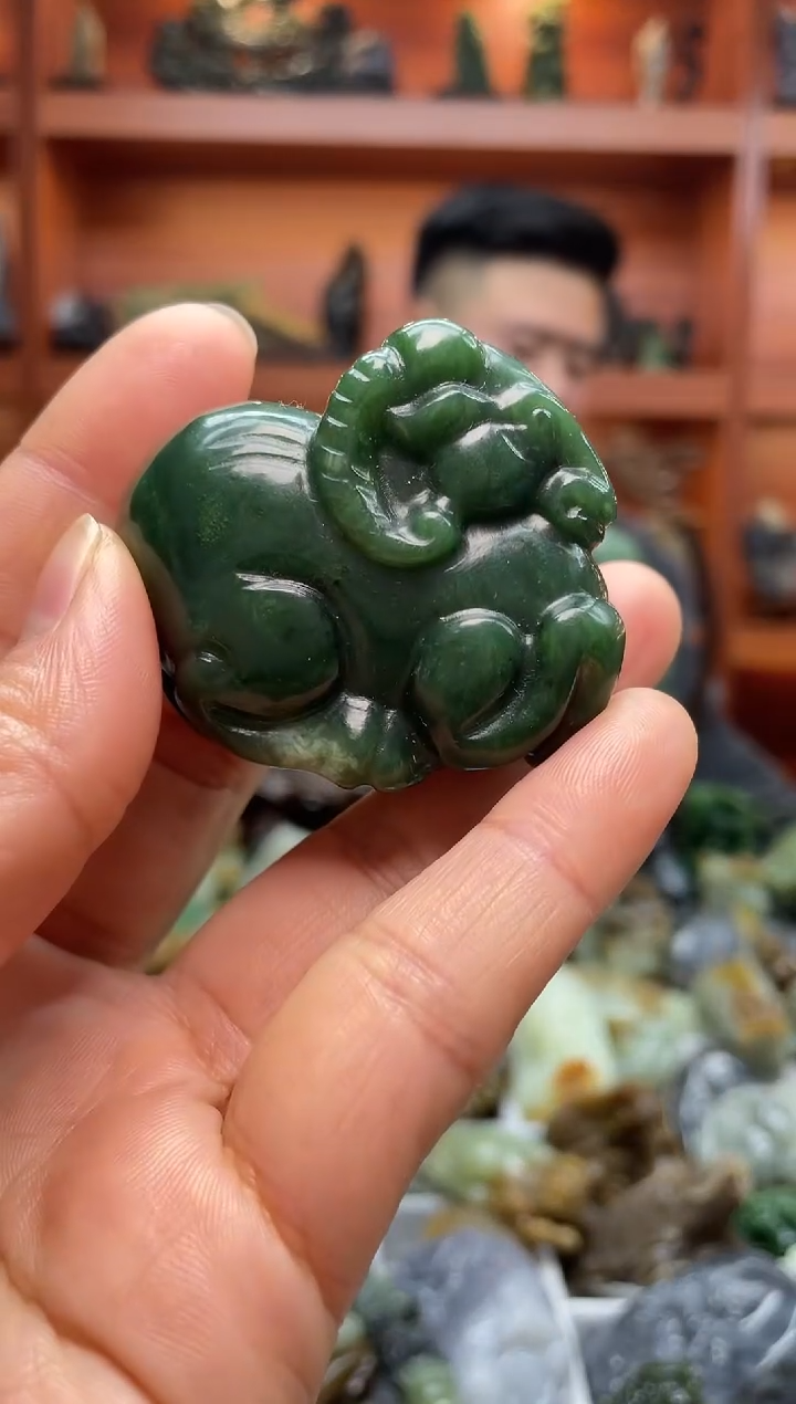 未镶嵌和田玉把件1