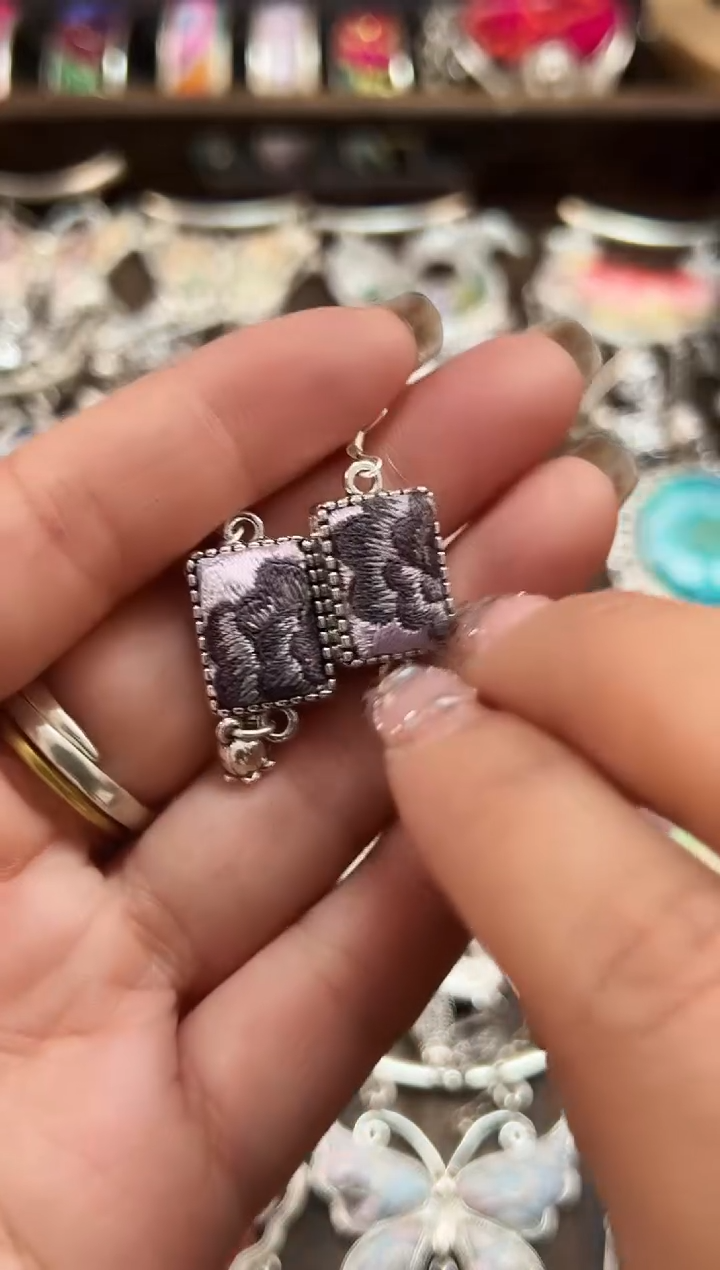 【闪购商品】织绣民族风老绣饰品580