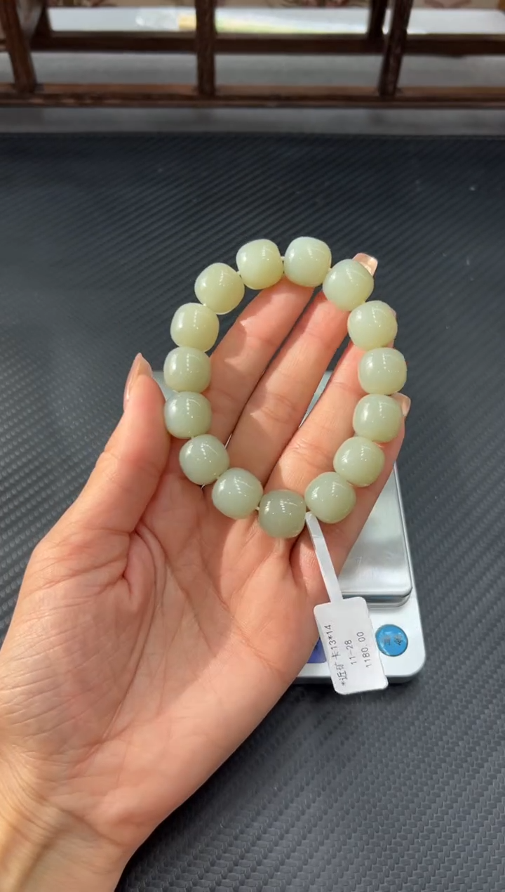 未镶嵌手串和田玉龙*风且末微色差近况卡14