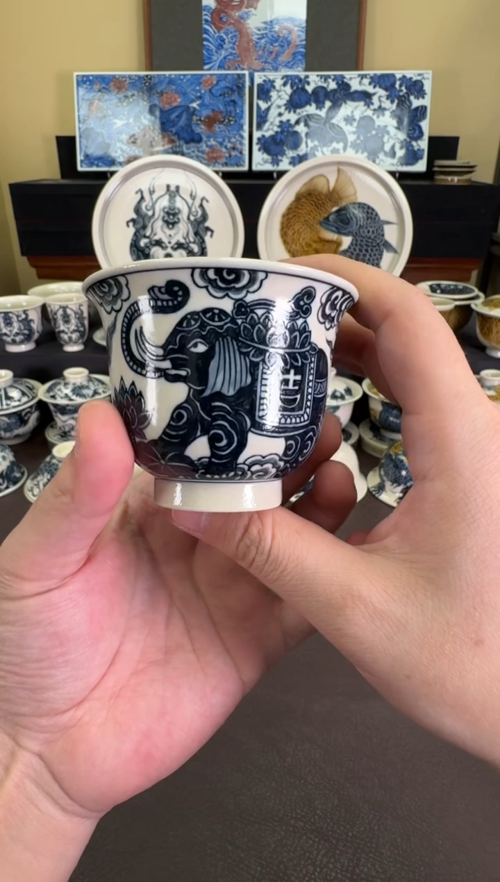 【闪购商品】瓷片二号釉大象纹铃铛杯