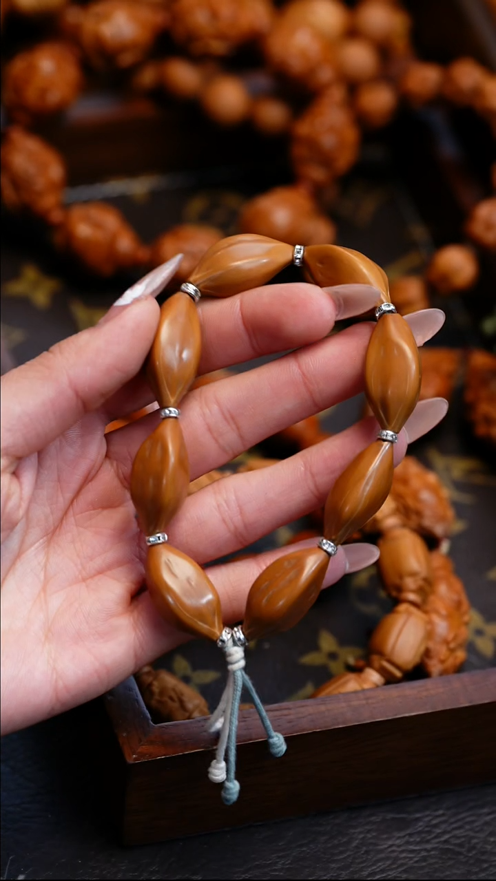 【闪购商品】橄榄核吊坠苏工橄榄核