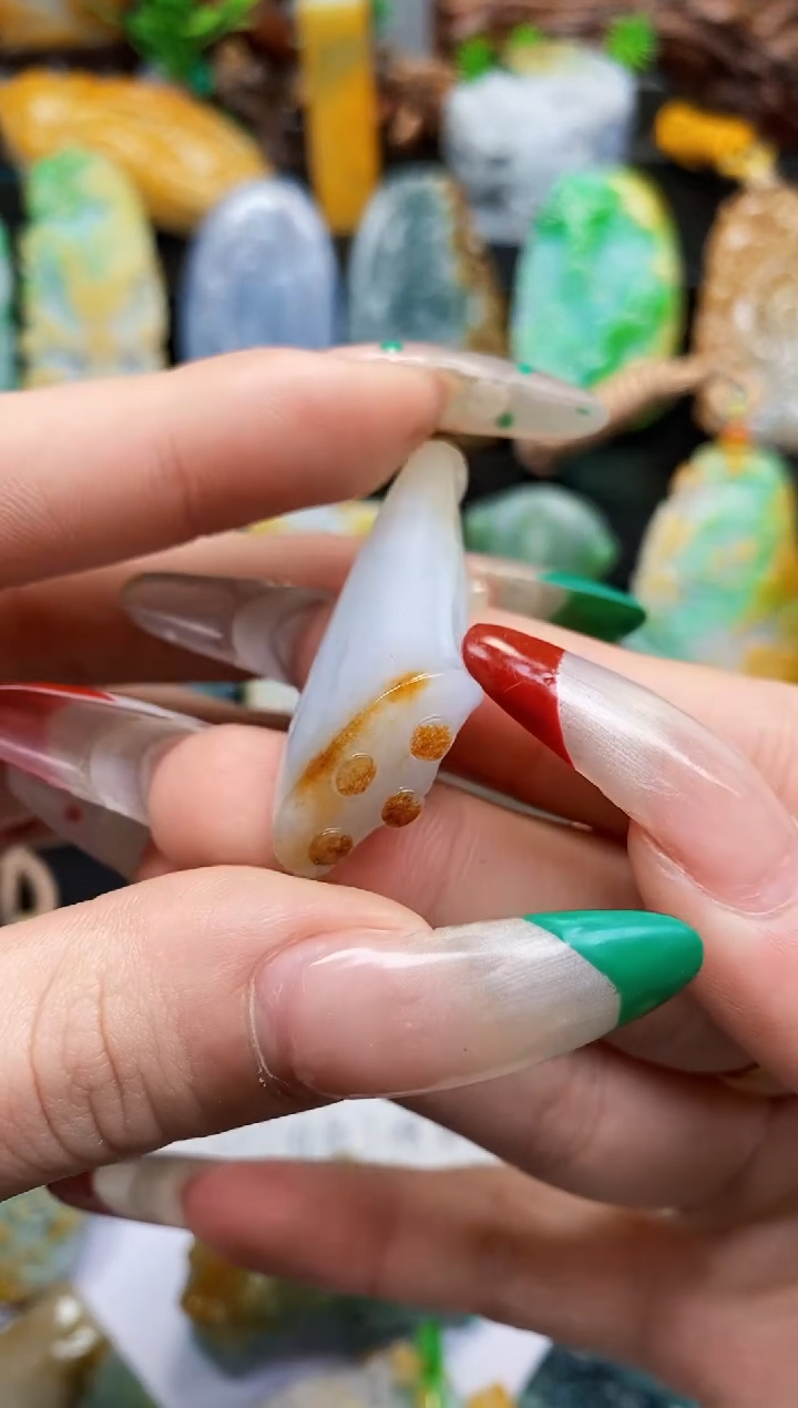 【闪购商品】定制翡翠未镶嵌A货翡翠