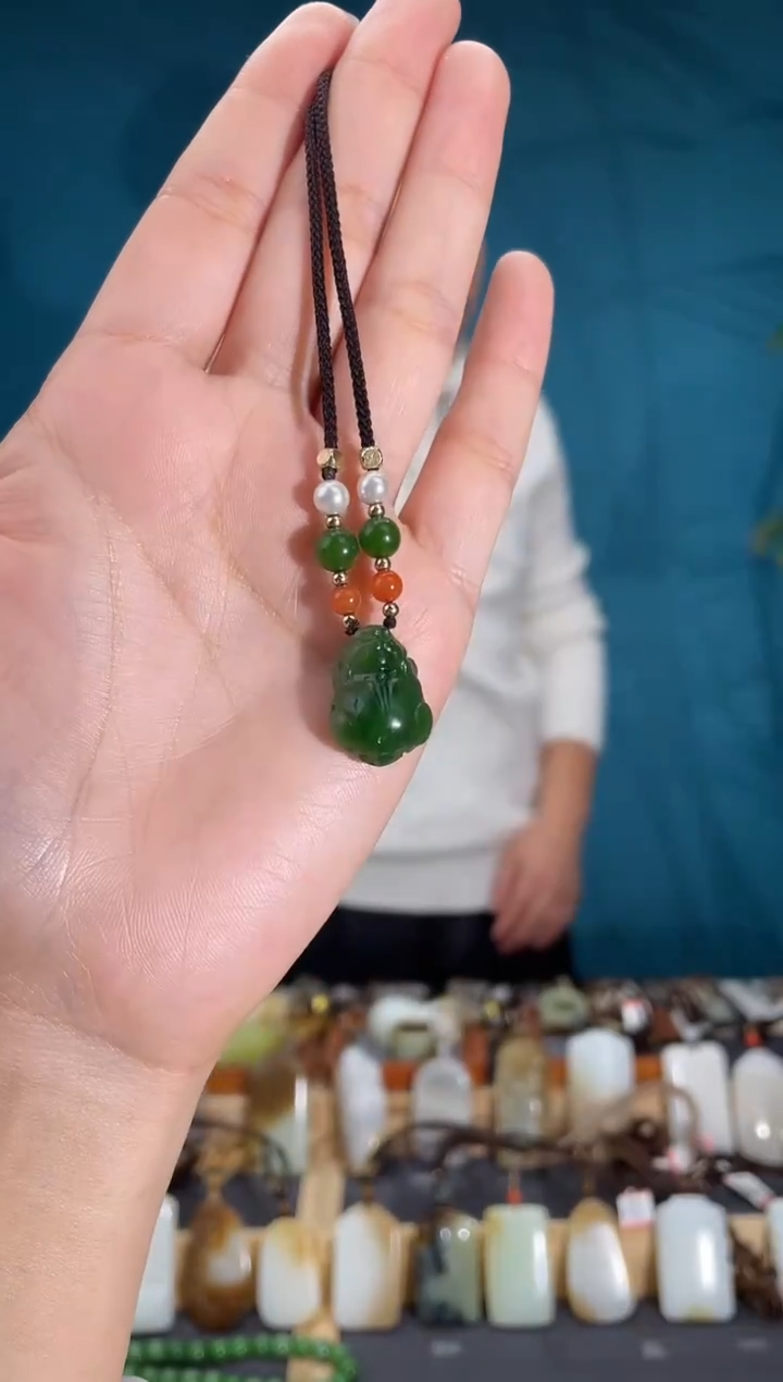 颈饰未镶嵌和田玉1