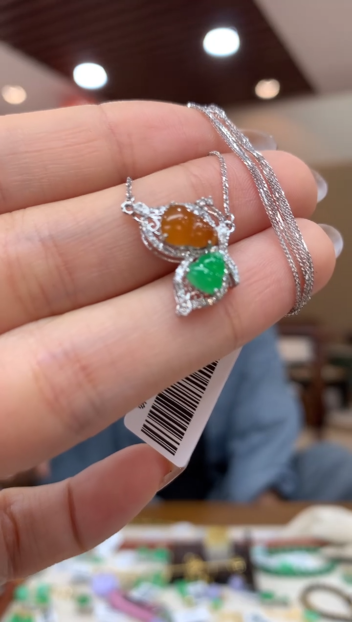 套链18K金镶嵌翡翠葫芦