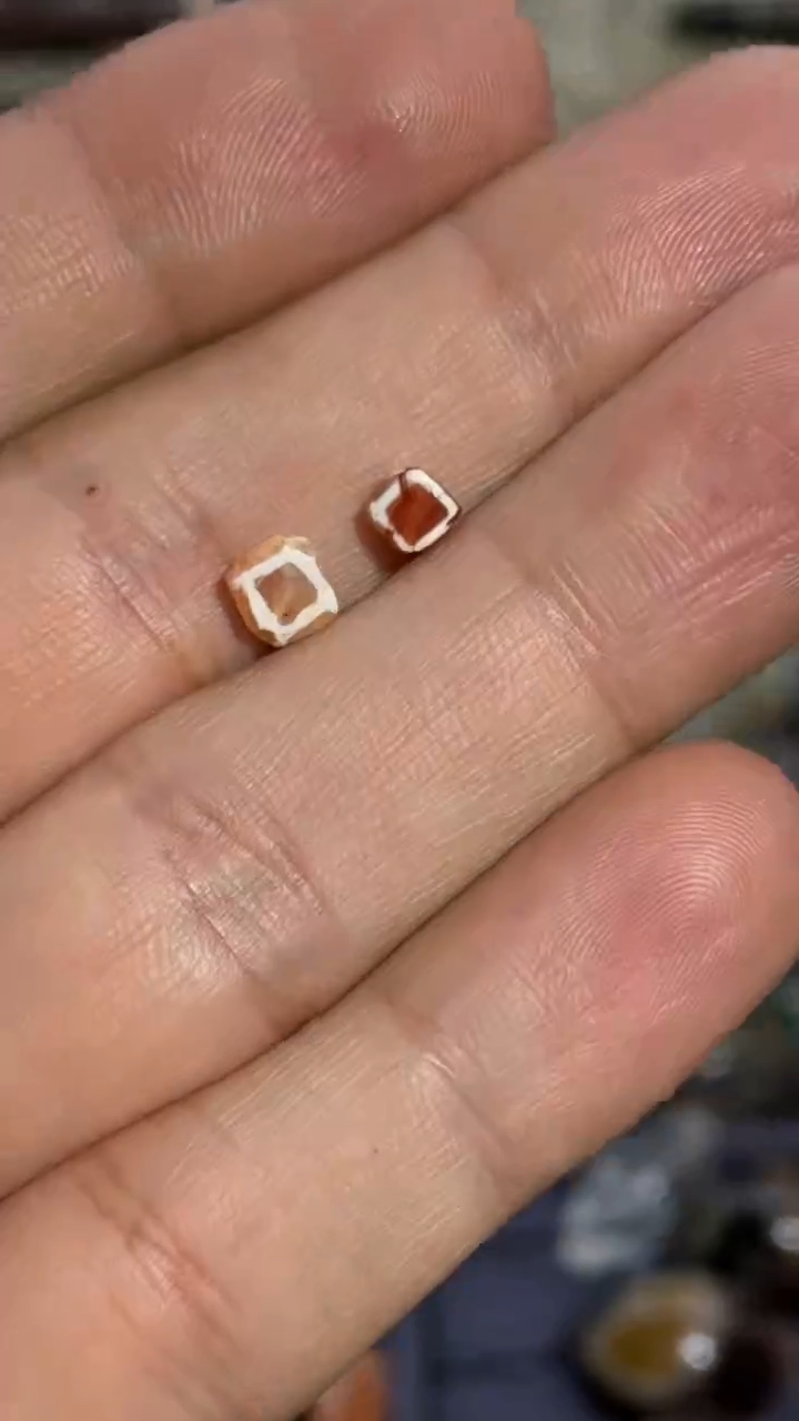 【闪购商品】玛瑙/玉髓珠宝半成品未镶嵌带线板珠玛瑙