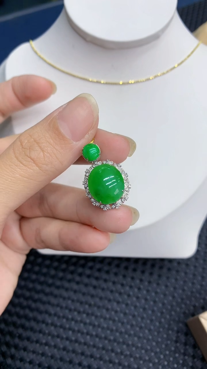 【闪购商品】翡翠颈饰18K金镶嵌            8