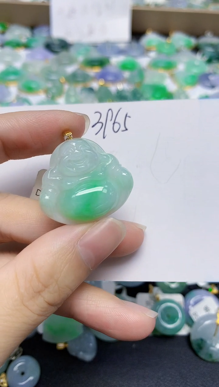 翡翠未镶嵌颈饰天然缅甸翡翠A货