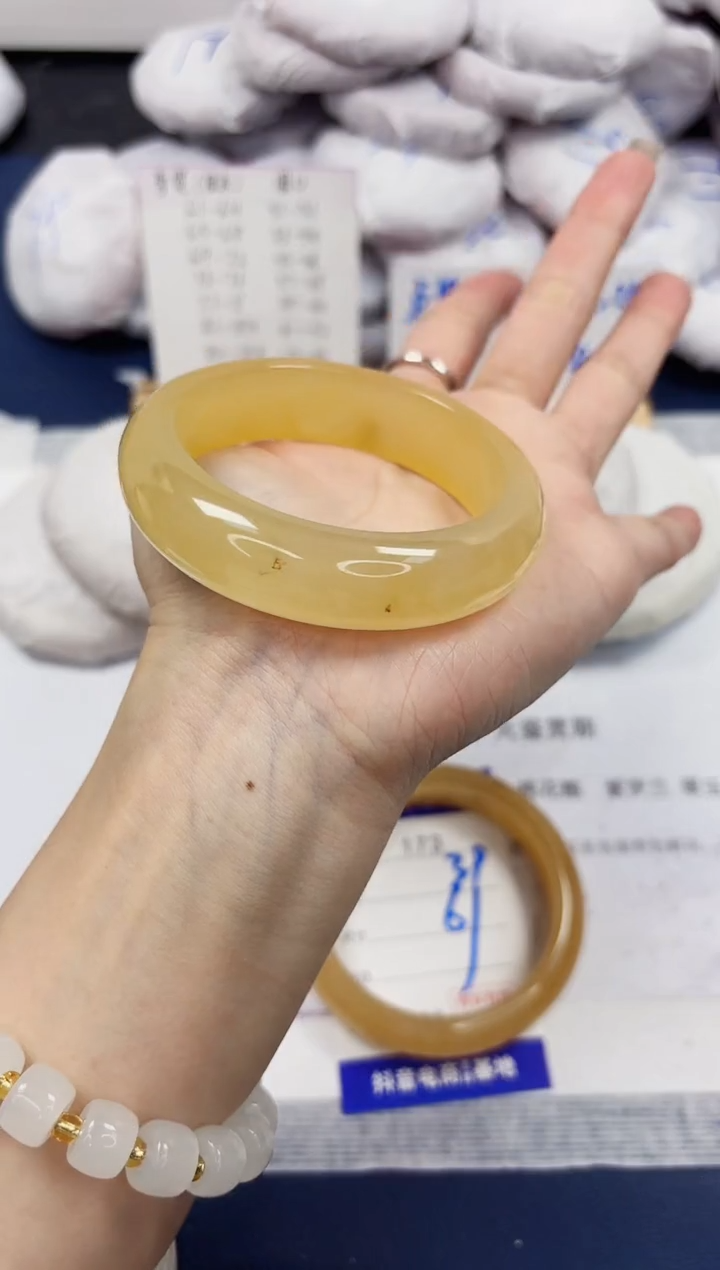 【闪购商品】石英质玉手镯未镶嵌174-财气镯-圈口55