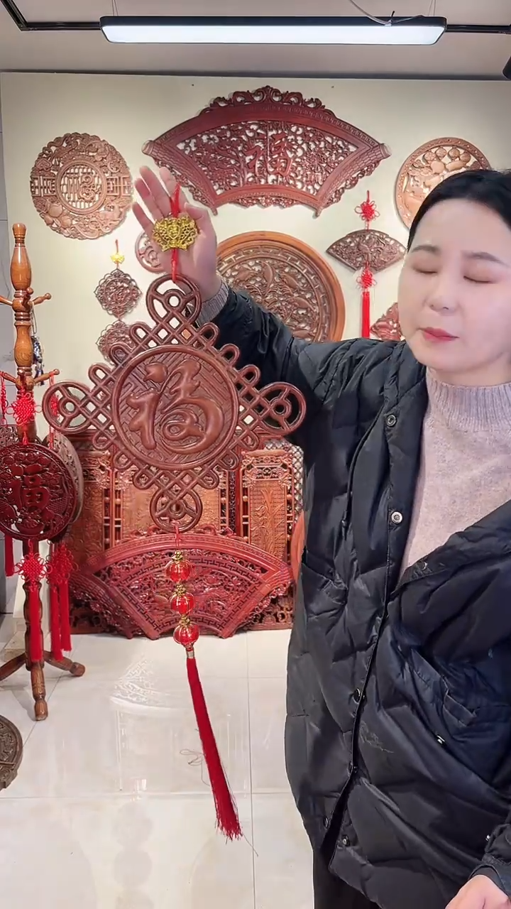 【闪购商品】木送灯笼 香樟木中国结康熙福