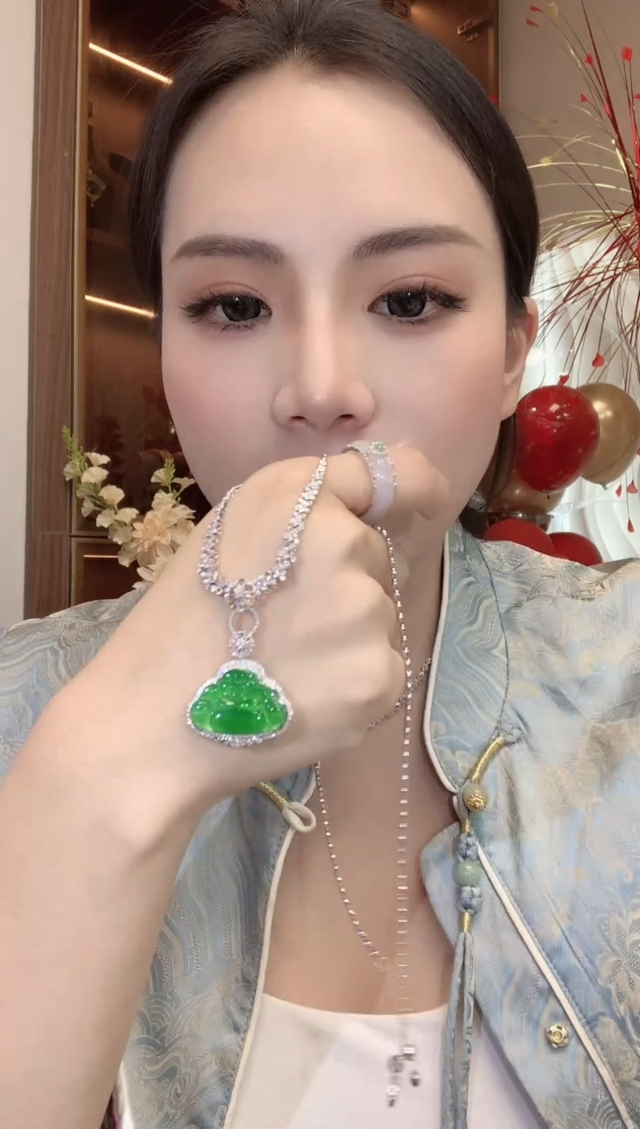 【闪购商品】翡翠吊坠(不含链)18K金镶嵌C19