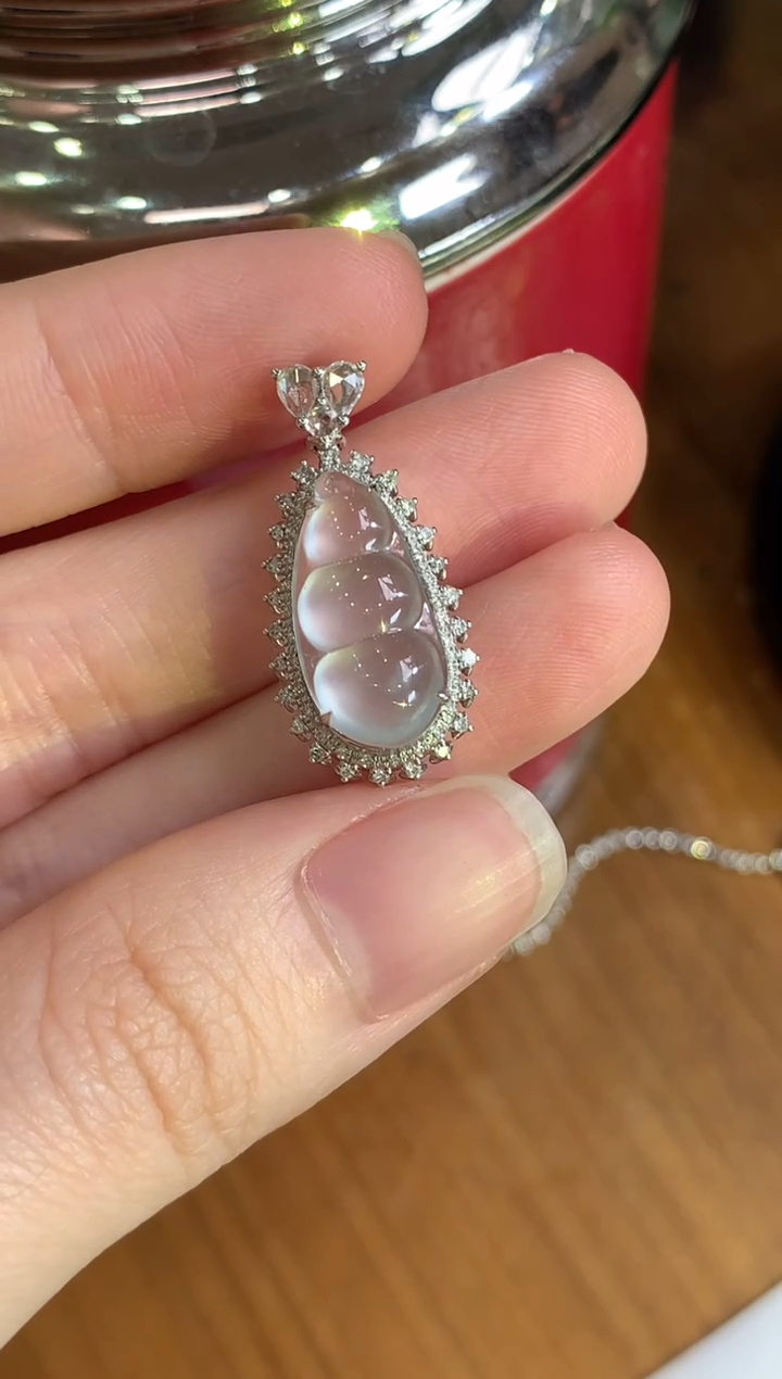 【闪购商品】翡翠颈饰18K金镶嵌豆子