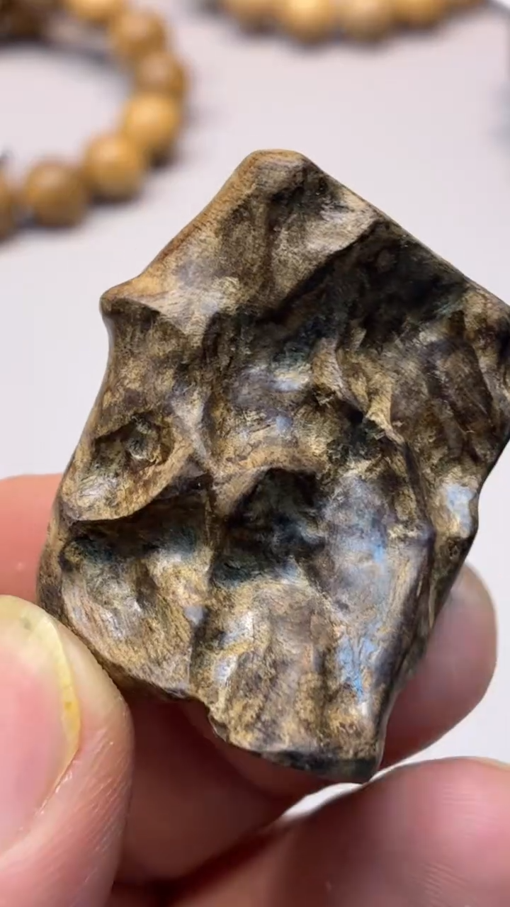 沉香吊坠文莱沉香随型吊坠沉水多样性发其一