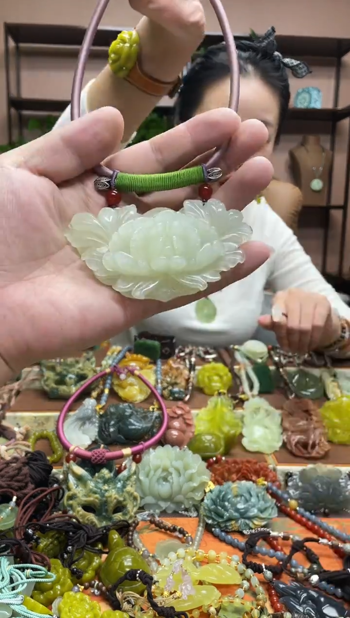 未镶嵌岫玉吊坠·