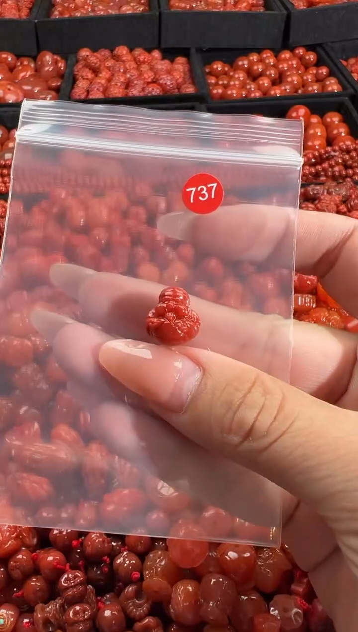 南红玛瑙未镶嵌颈饰1