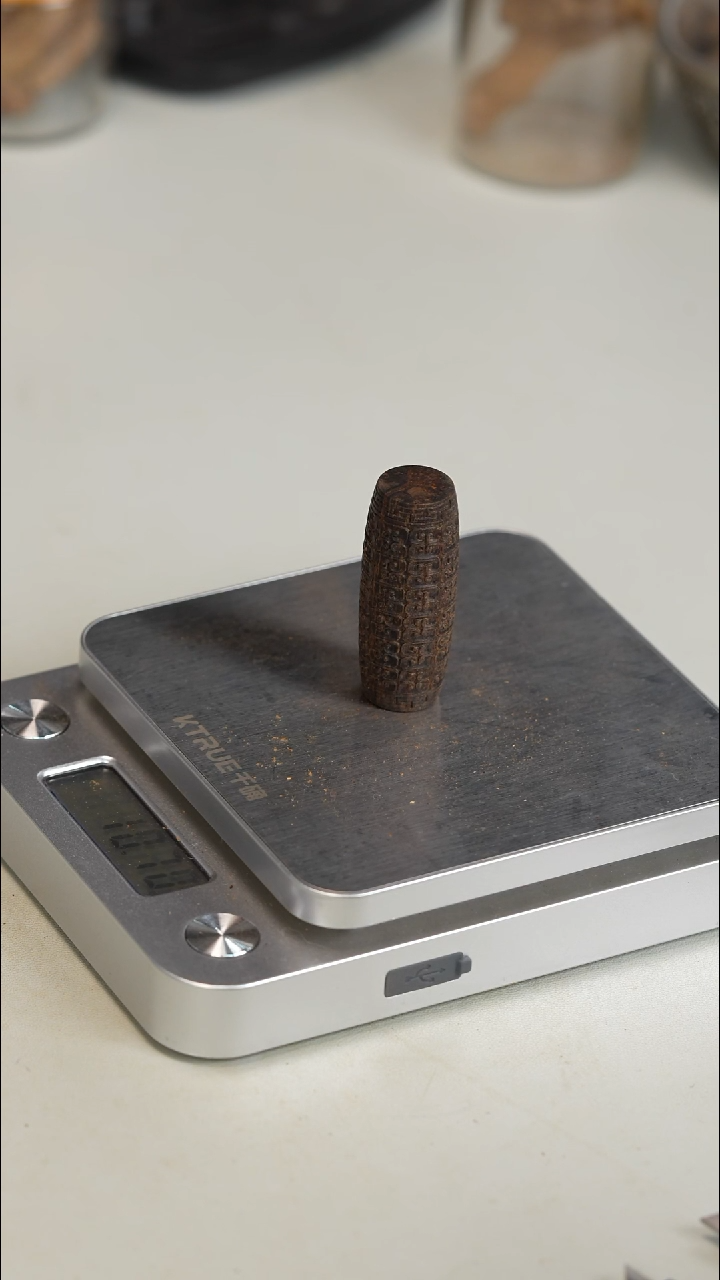 沉香沉香碎屑马尼涝沉水天珠10.7g