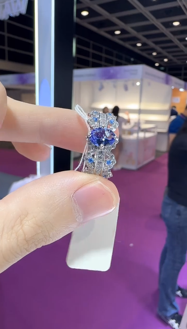 银S925镶嵌戒指坦桑石6*8mm蕾丝设计款
