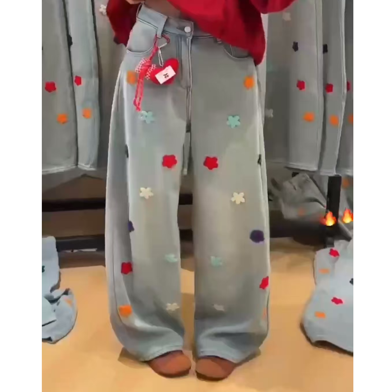 欧街-刺绣花朵牛仔阔腿裤9359