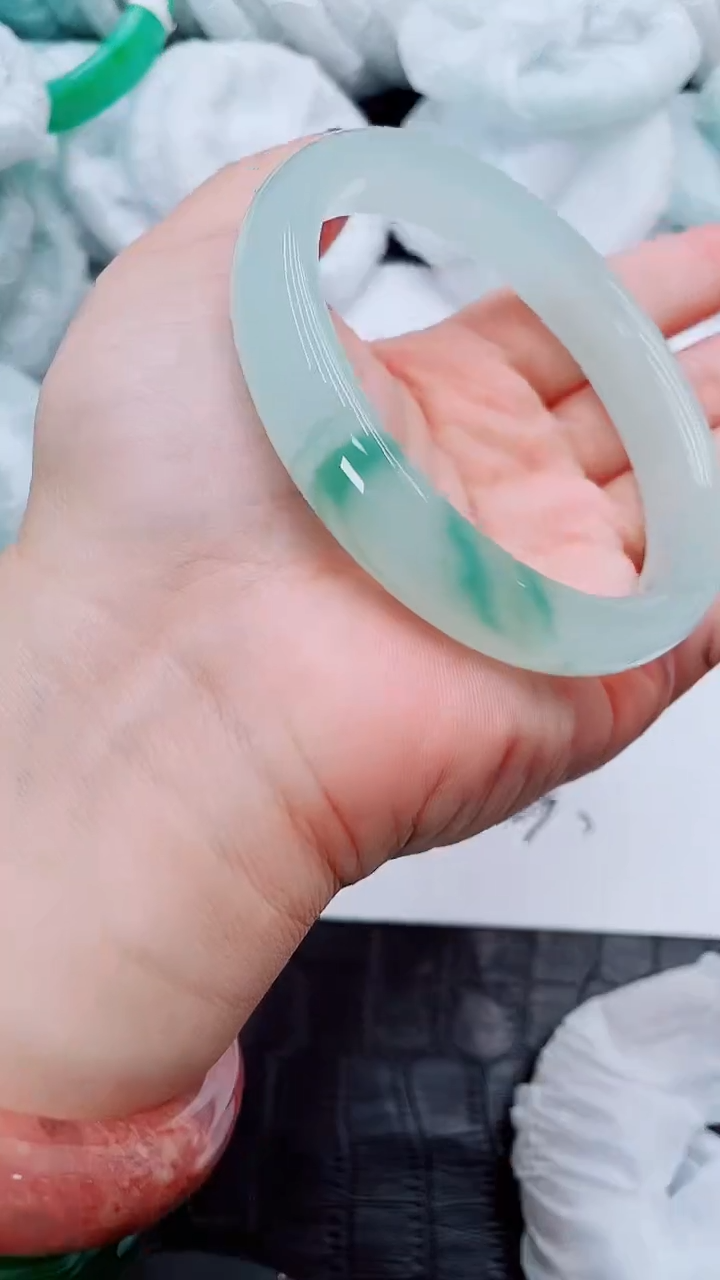 【闪购商品】石英质玉手镯未镶嵌S80-64-65