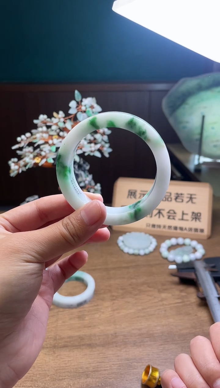 【闪购商品】定制翡翠手镯未镶嵌定制