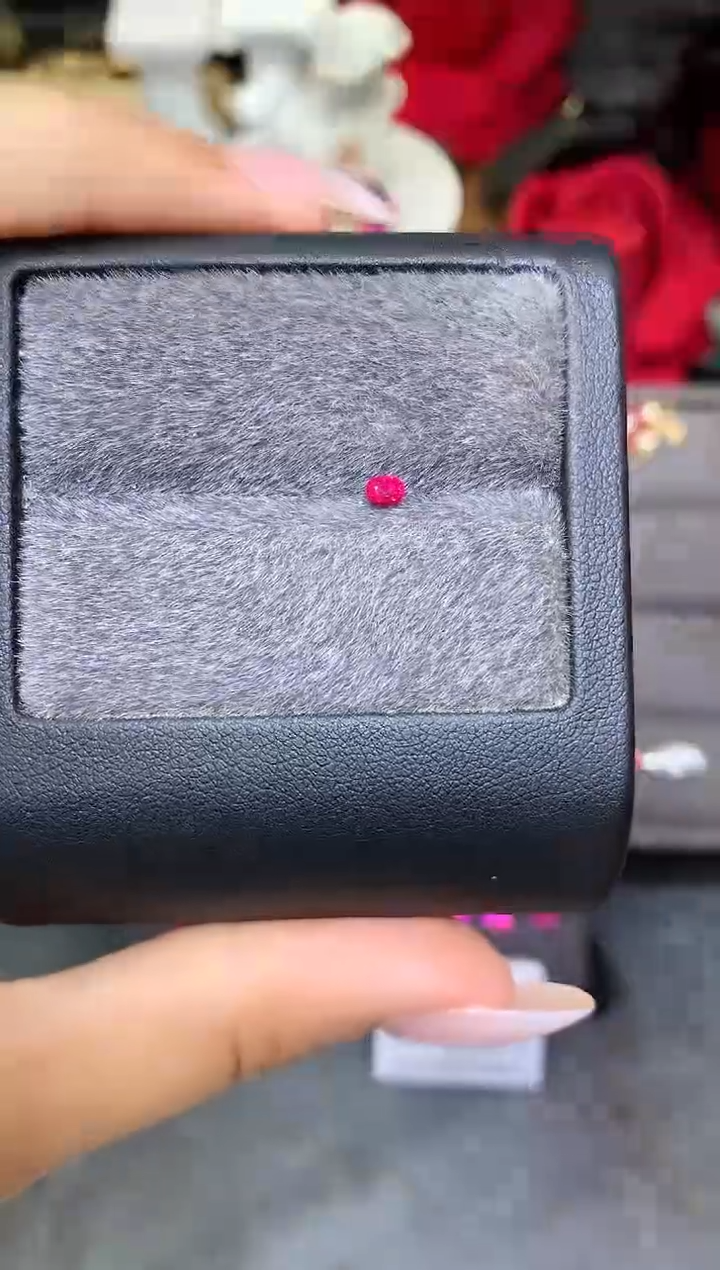 未镶嵌裸石定制尖晶石木*枕型 绝地武士 0.16ct
