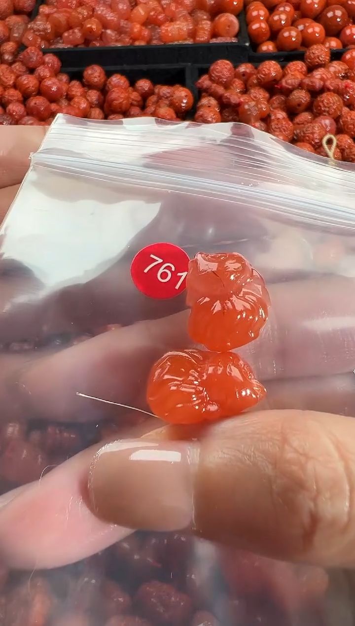 颈饰未镶嵌南红玛瑙1