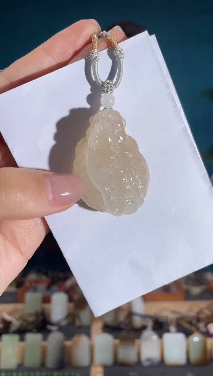 颈饰未镶嵌和田玉1