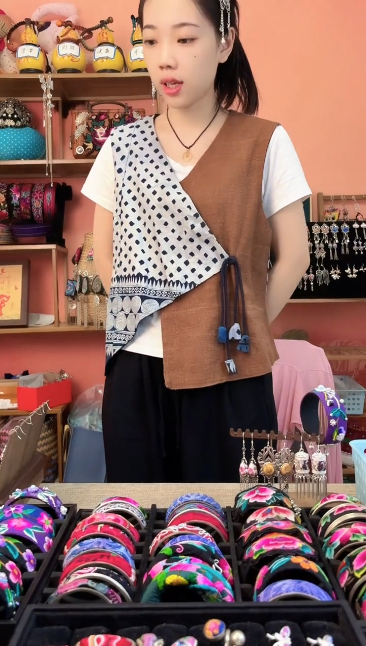织绣L**c艺枝独绣老绣饰品888