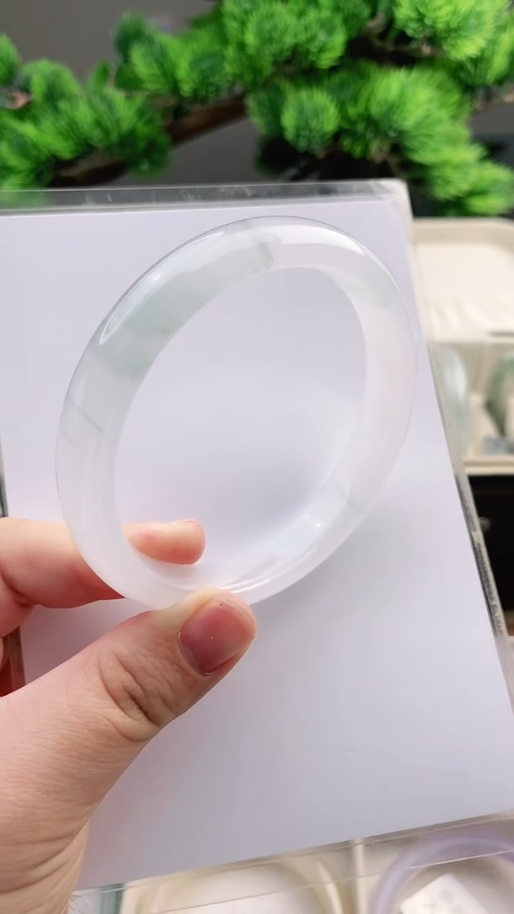 【闪购商品】石英质玉手镯未镶嵌64