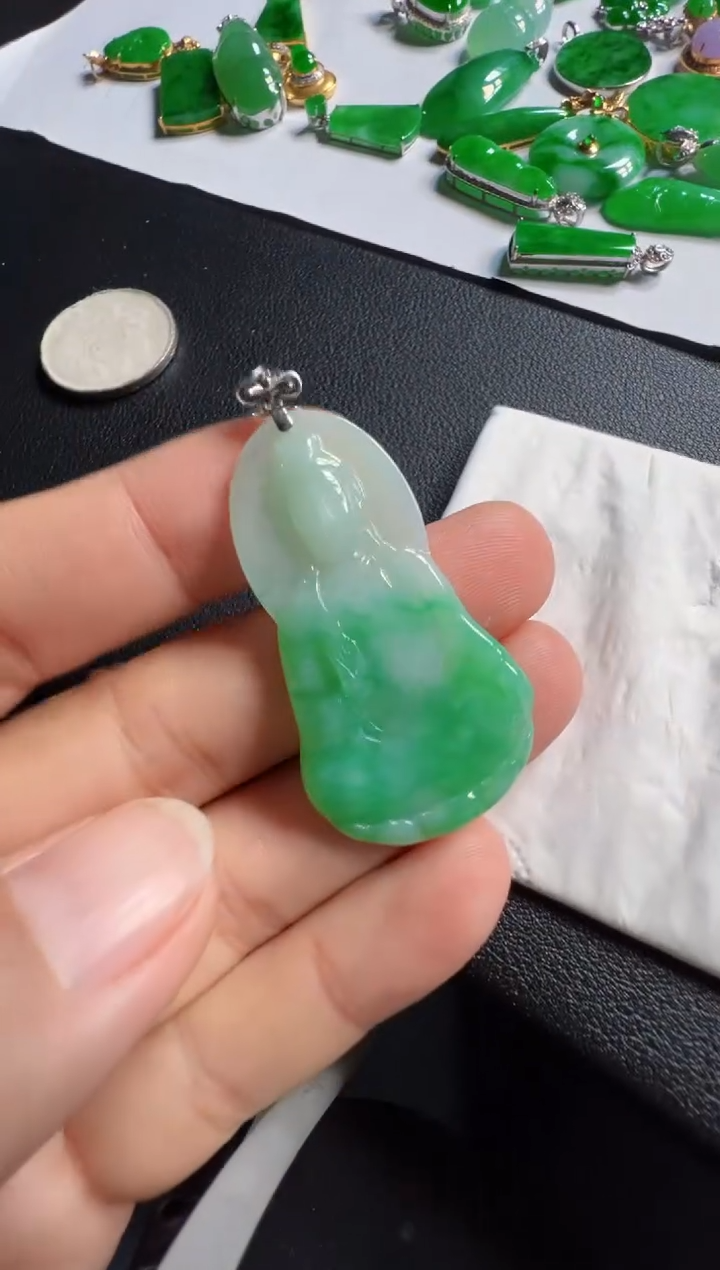 吊坠(不含链)18K金镶嵌翡翠1580