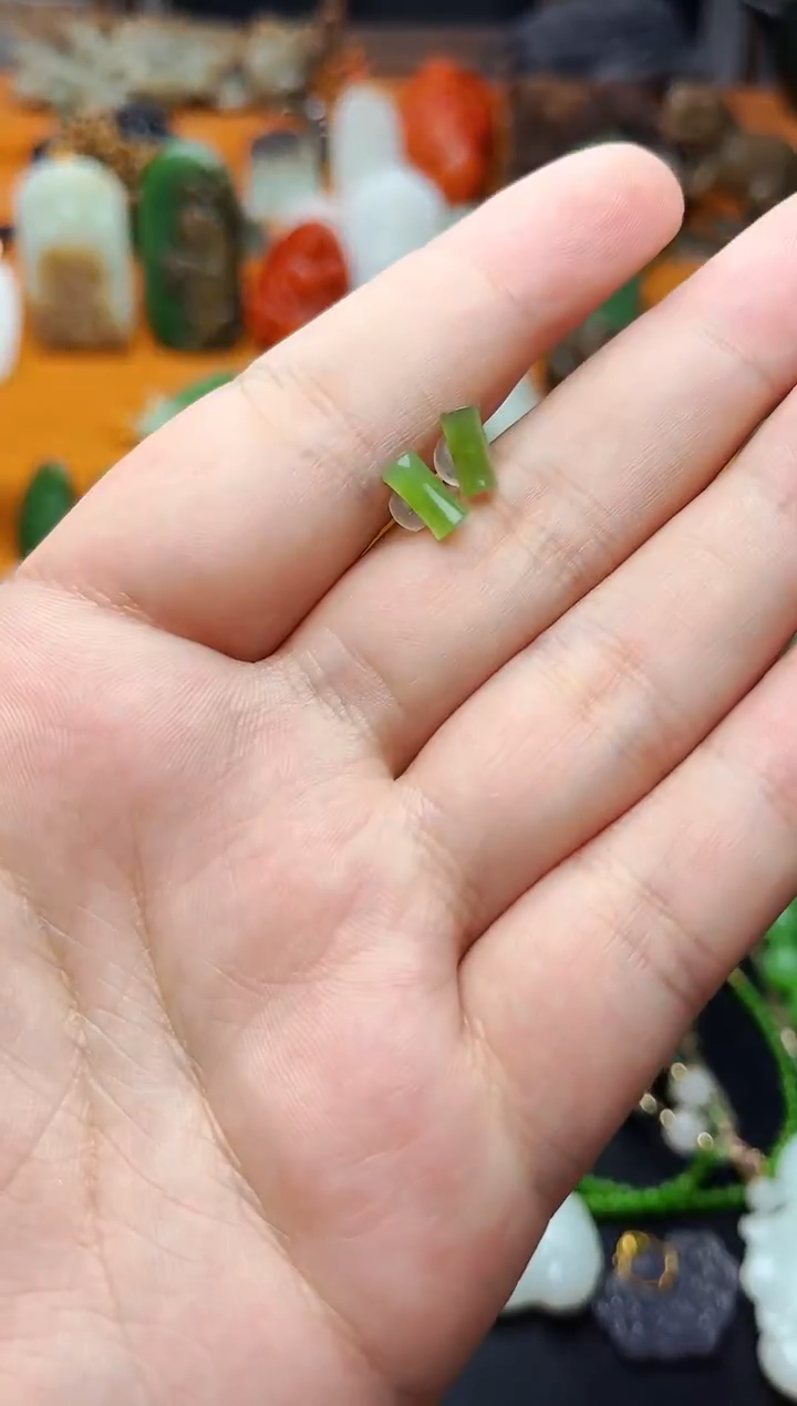 【闪购商品】和田玉耳饰18K金镶嵌耳钉01