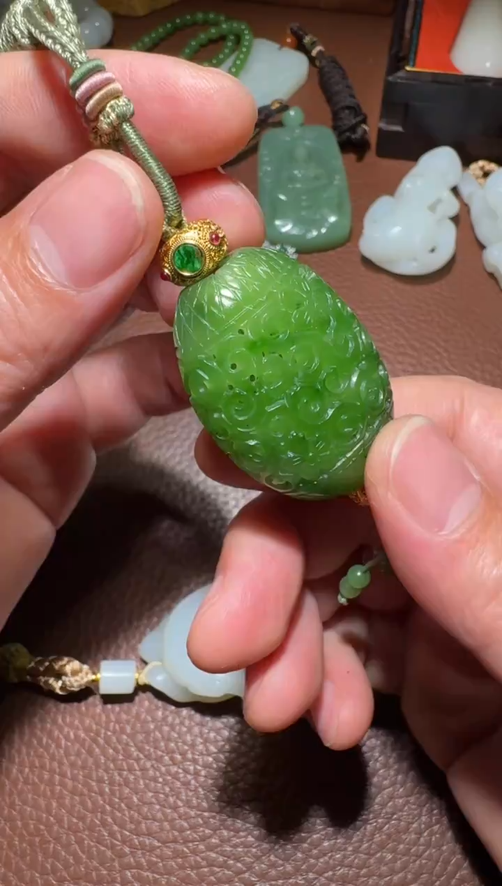 未镶嵌和田玉挂件和田玉