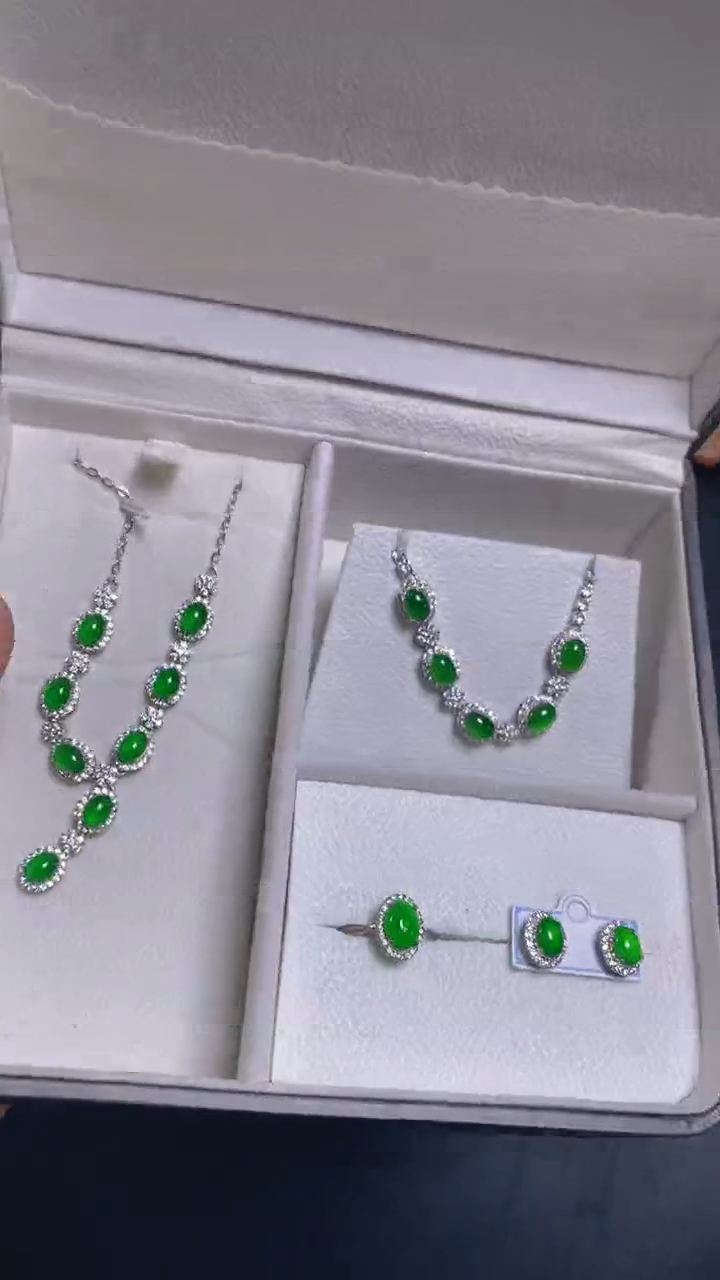 【闪购商品】翡翠吊坠(赠链)未镶嵌0145770709多样性发一