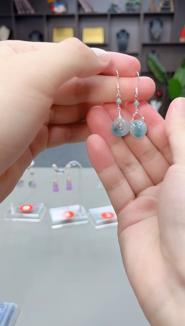 未镶嵌石英质玉（天山翠）耳饰721000