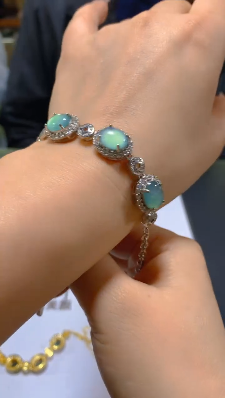 未镶嵌手链翡翠多样性发一