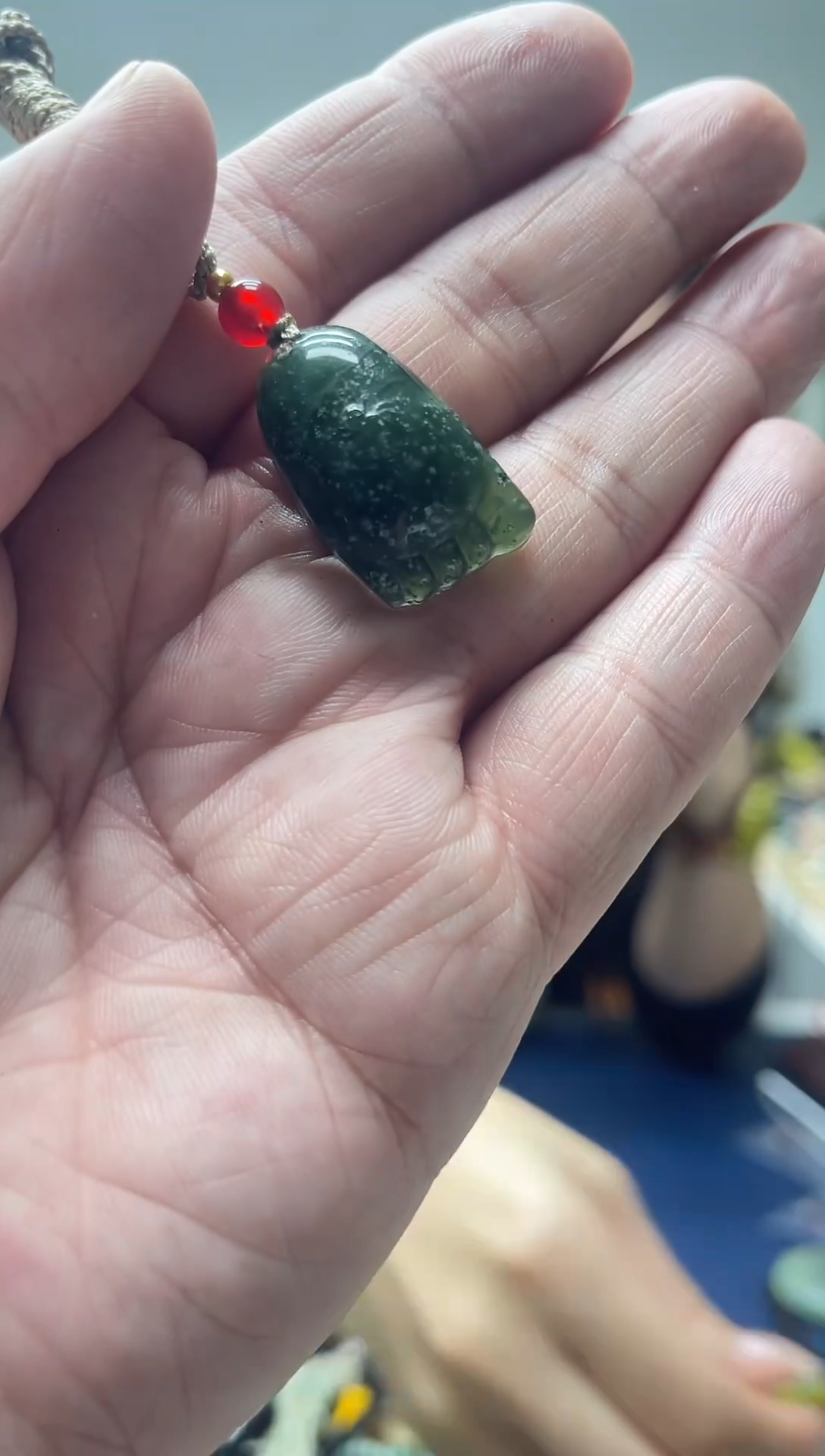 未镶嵌岫玉颈饰·