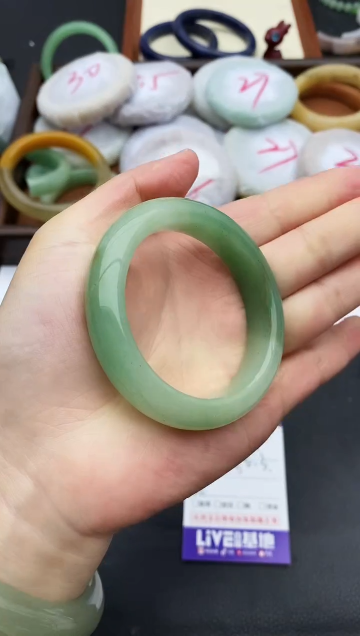 未镶嵌手镯石英质玉8+50.3