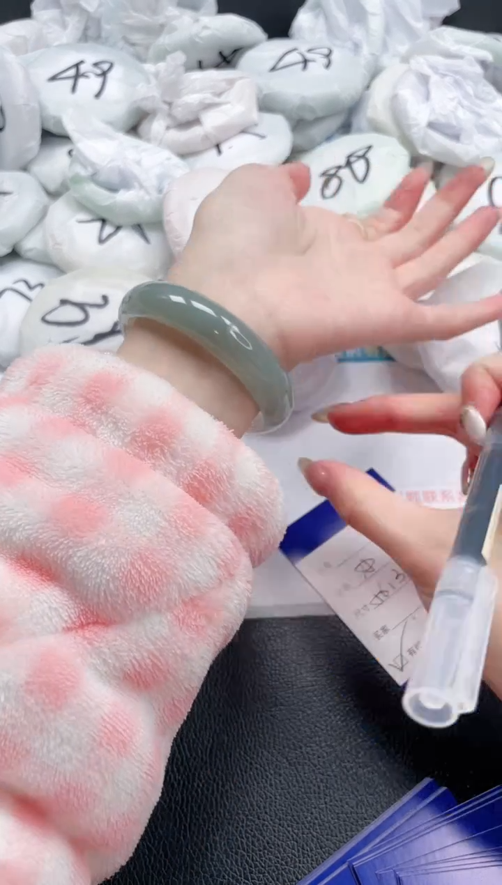 【闪购商品】石英质玉手镯未镶嵌水纹25J85-56