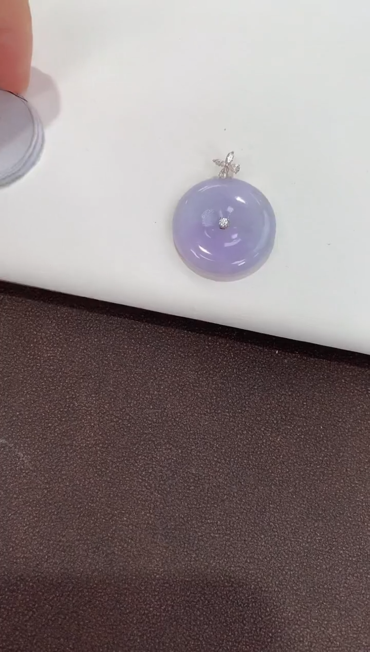 翡翠18K金镶嵌吊坠(赠链)天然缅甸a货翡翠(多样性发其一