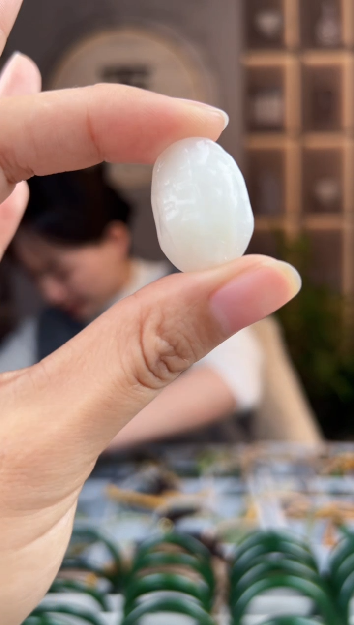 颈饰未镶嵌和田玉拍一发一，拍一发一